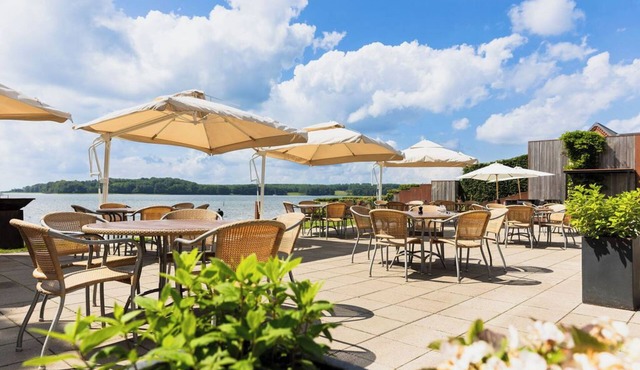 Sixtus Sinatur Hotel og Konference