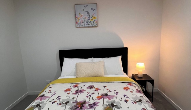 SJ House easy access to the Airport and two minutes walking distance to the Mall