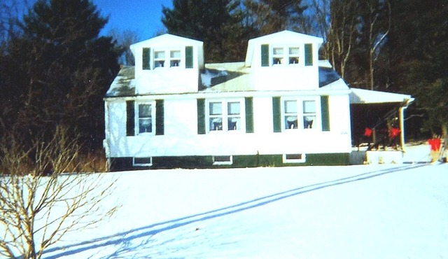 Ska'no'ne - WINTER BEAUTY. Skiing, Ice Skating all within a short drive,