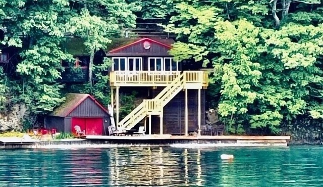 Skaneateles direct lakefront 3 bedroom cabin with 1 bedroom guest cabin
