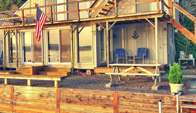 Skaneateles Lakeside Bungalow: Private and Picturesque