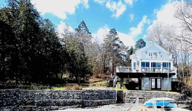 SKANEATELES Lakeside Retreat w/PANORAMIC views!