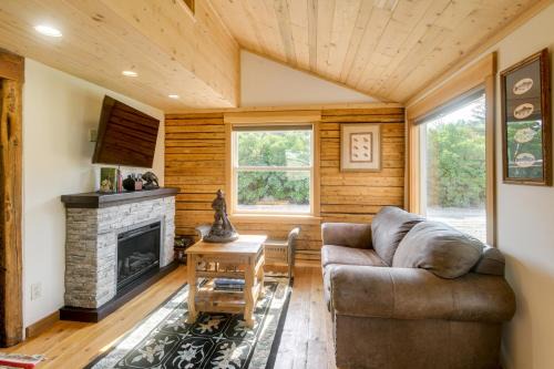 Ski and Soak Gem 7 Mi to Kelly Canyon Ski Resort