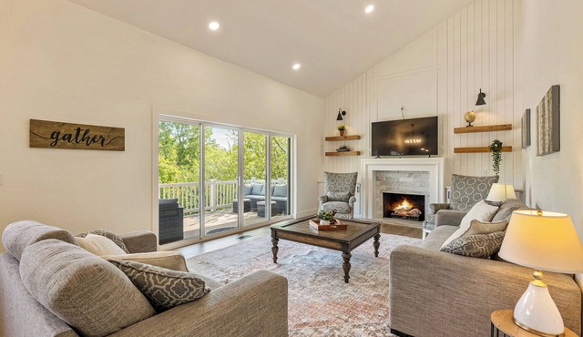Ski at Snowbasin, Have fun at Lagoon, Bring the whole family: Sleeps 22, Layton