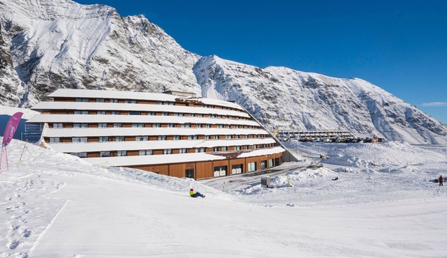 Ski aux pieds ! Vue imprenable | Piscine & Sauna