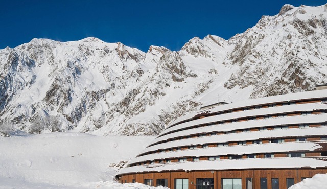 Ski aux pieds | Vue imprenable + piscine chauffée
