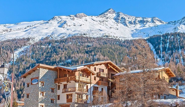 Ski aux pieds | Vues imprenables | Piscine + sauna