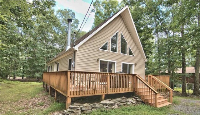 Ski, Boat, Swim in this four season community