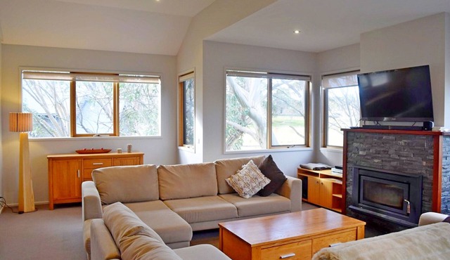 Ski Break Luxury Chalet - Dinner Plain