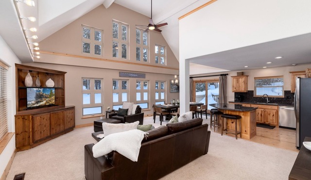 SKI BRECKENRIDGE! 4 Miles to Lift! 5⭐️ LUXURY CABIN-CHALET! NEW HOT TUB! Awesome!