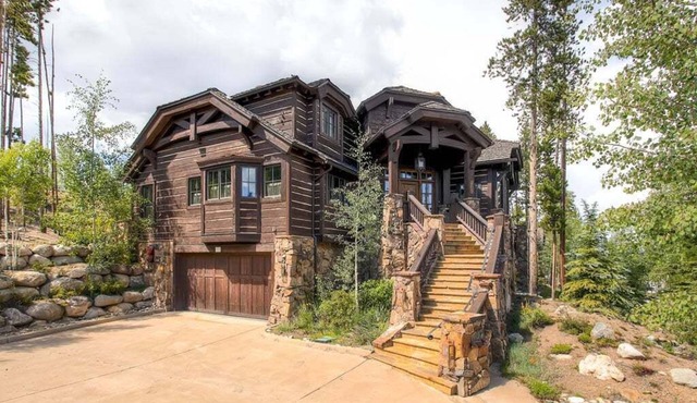 Ski Bridge Lodge-Luxury Private Home-Great Views-Hot Tub!