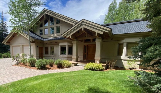 Ski bus stops at front door, court sports and indoor game room, bike path