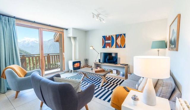 Ski Chalet in Vaujany, Alpe D'Huez, sleeps 6 with incredible views