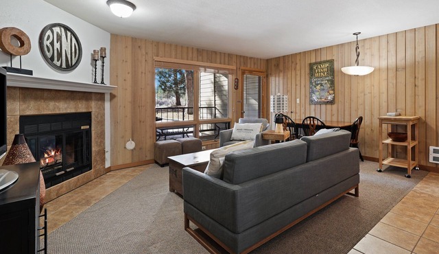 Ski Condo 151 - Cozy Condo, Close to River, Old Mill, Downtown, Mt Bachelor