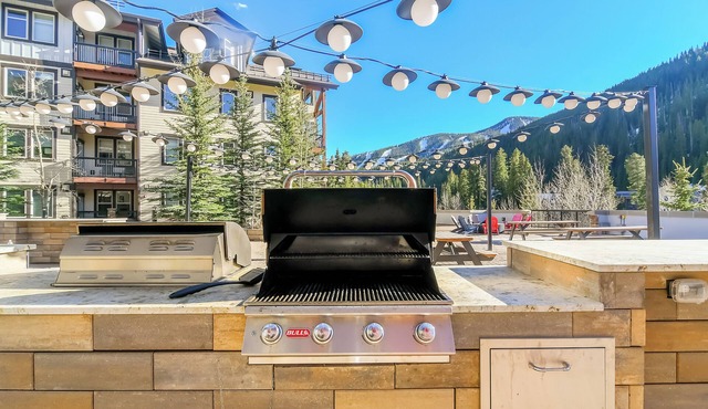 Ski Condo- Private Corner Patio