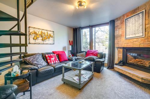 Ski Copper Mountain! Alpine-Chic Condo with Hot Tub