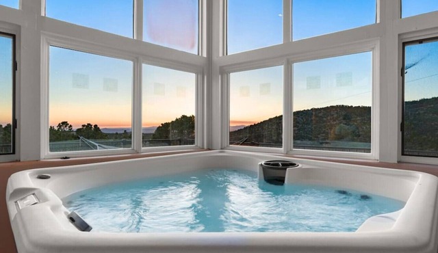 Ski Discounts! Pool, Spa, Views - Luxury Retreat