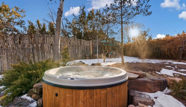 Ski Discounts! Tesuque Getaway w/Hot Tub