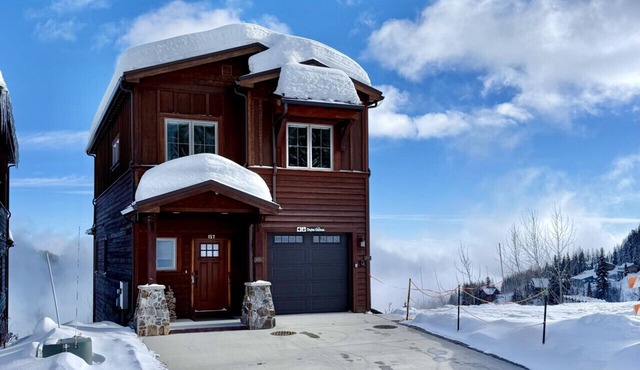 Ski for free! Ski in/out Above Schweitzer Village