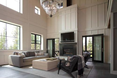 Ski, Golf, Trails, Winery, Lake View, Lutsen, Grand Marias - Sleeps 8