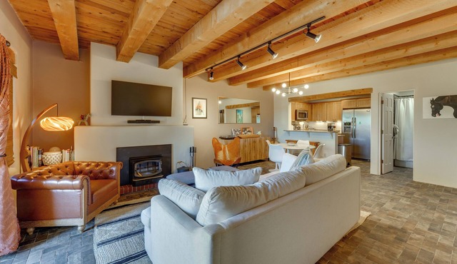 Ski, Hike & Fish! Beautiful Retreat Near Taos