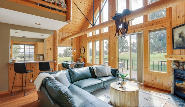 Ski, Hike, Golf: Redmond Escape w/Hot Tub!