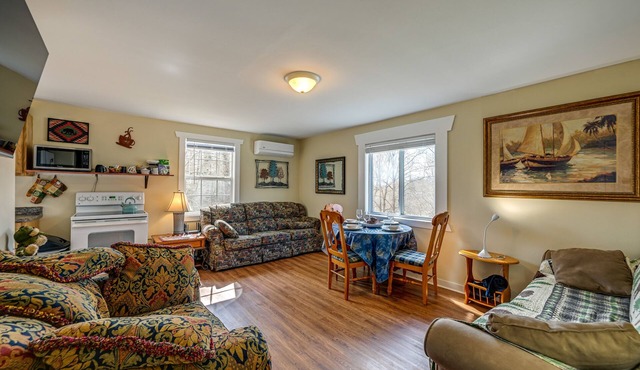Ski, Hike & Unwind: Pet-Friendly Whittier Retreat!