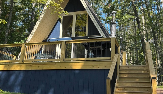 Ski Hills! Nubs Nob! Cute and cozy A-frame. A hidden gem! Great rates.
