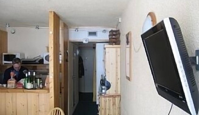 Ski Holiday Apartment With Balcony
