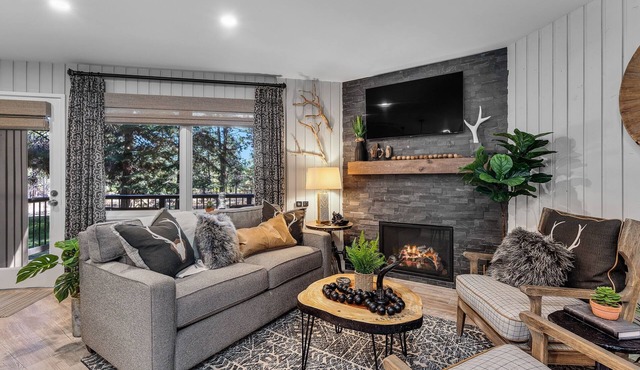 Ski House 147 - Private Lower-Level Condo with Resort Hot Tubs/Pool/Trails