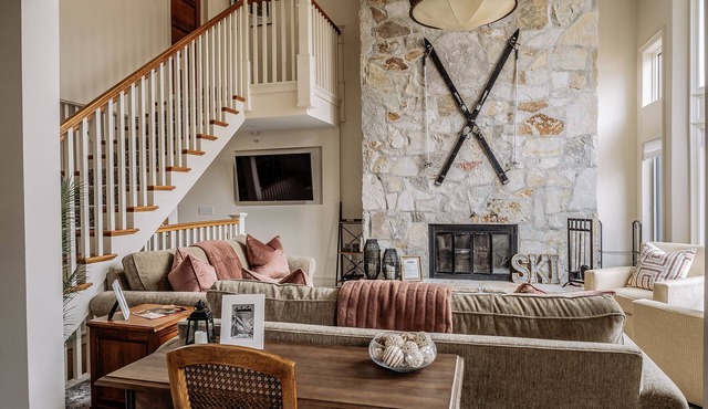 Ski I/O Hot tub Fireplace Garage 4Bed/3.5Bath Patio/Grill Village Square