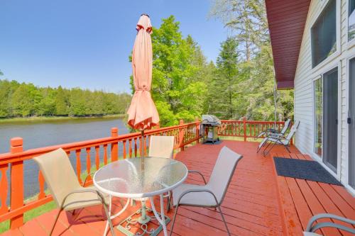 Ski, Ice Fish and Snowmobile Getaway with Deck!