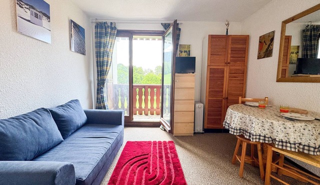 Ski-in apartment in Bernex with balcony and parking