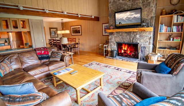 Ski In, Family Sized Teton Village Townhouse