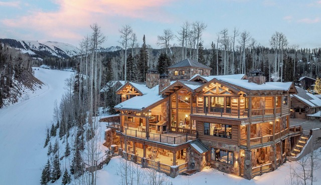 Ski In/Out, 10 Bed, 17k Sq ft, 11 Fireplaces, Bowling Alley, Theater, Hot Tub, G