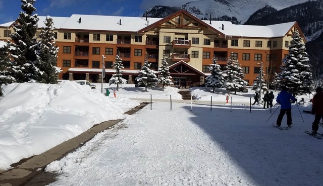 Ski in/Out! Gold Rated, Corner, plus sized unit, King BR & 4 Bunks, Great Views!
