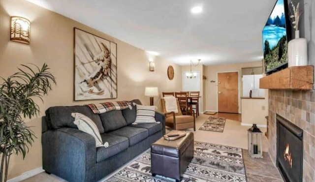 Ski in/Out & Golf 2 Bed 2 Bath w/Air Conditioning