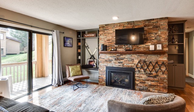 Ski-In/Out & Golf Condo w/A/C at Holiday Valley!
