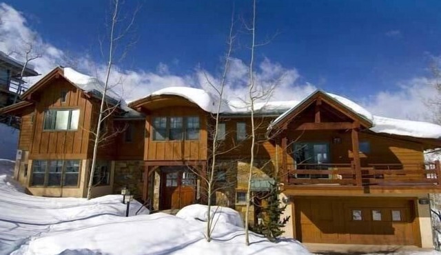 Ski In/Out Home, Game Room, Incredible views from the slopes! BBQ Grill/Jacuzzi!