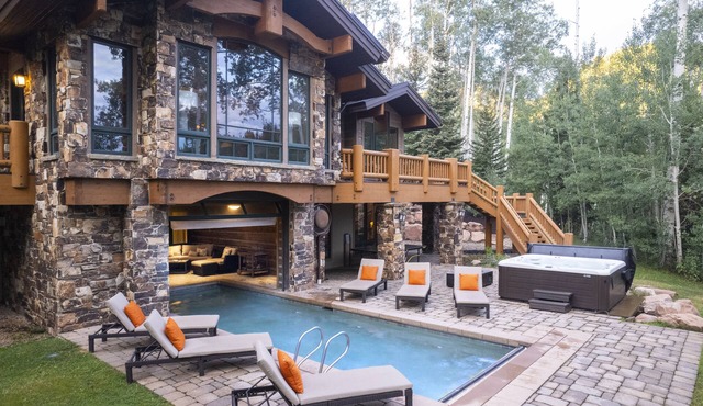 Ski in out luxury, hot tub and year-round pool.