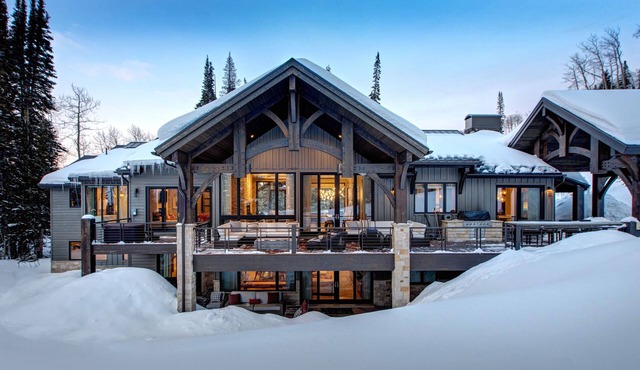 Ski-in/out Luxury Mansion, Game & Theater Rooms, Private Hot Tubs! Park City Colony Grand