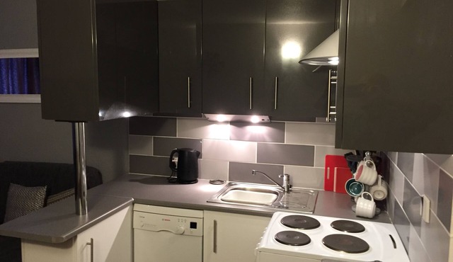 Ski In/Out. One Bedroom. Sleeps 5. 150metres lifts/shops