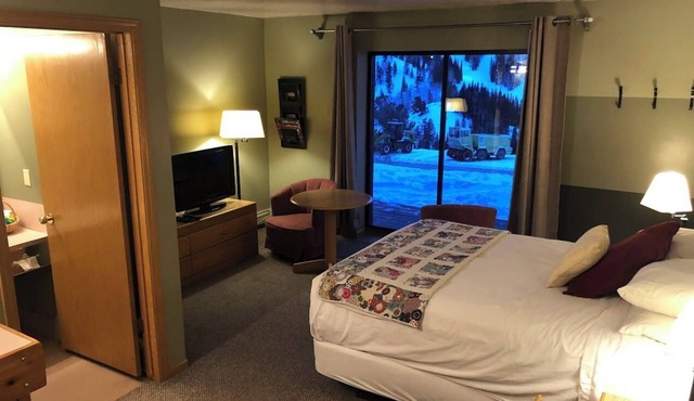 Ski in/out room for 2-4 at Powder Mountain