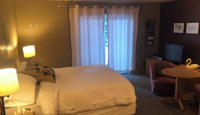 Ski in/out room with Queen and Full futon. Sleeps 4