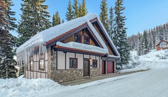 Ski-In/Out| Schweitzer Red Behr Inn | Hot Tub