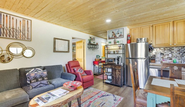 Ski-In Red River Retreat: Balcony, Mountain Views!