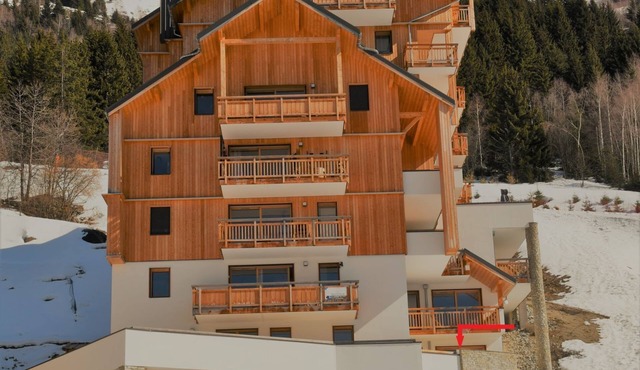 Ski in, ski out apartment. Alpes D'Huez Grand Domaine