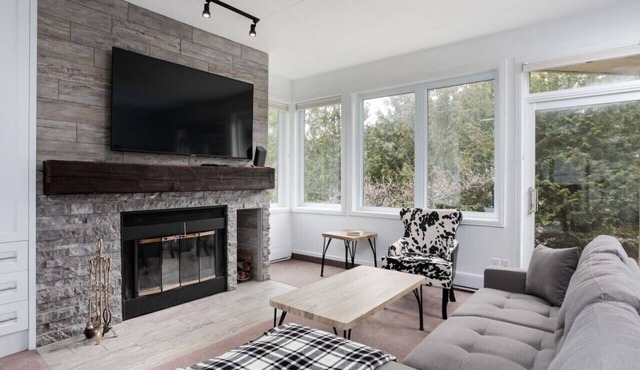 Ski In/Ski Out Cachet Crossing Chalet, Sleeps 6