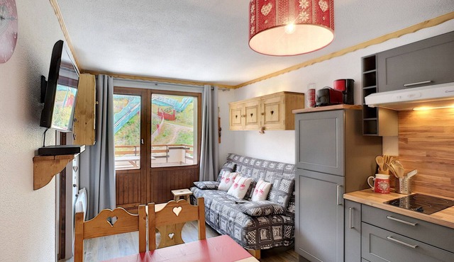 Ski-in/ski-out: 2 rooms, 5 ppl, terrace, free parking, WiFi