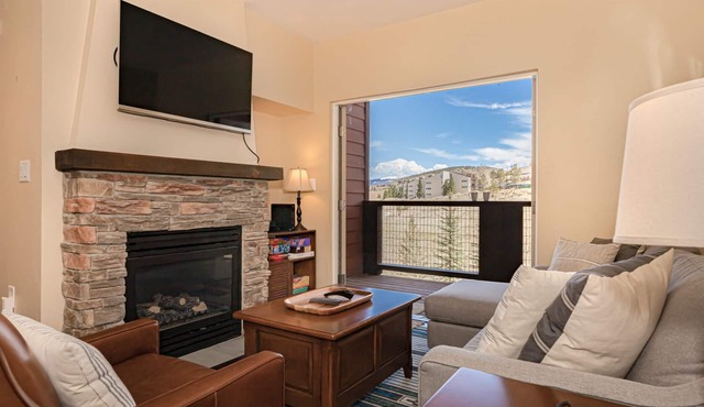 Ski in/Ski Out 2bed/2bath Mountainside Escape